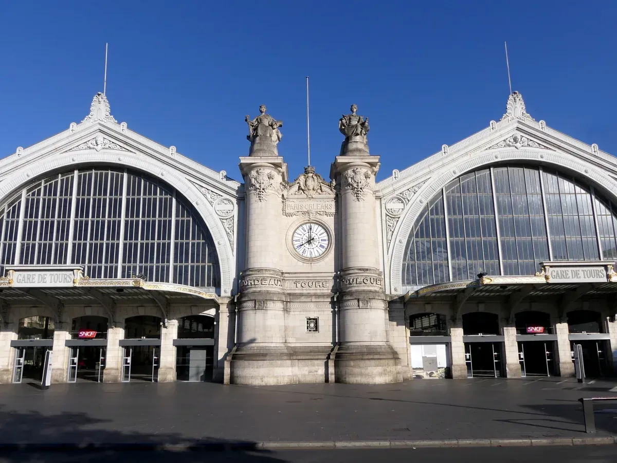 Tours railway station facade, the TGV arrival point for Loire Valley wine and castle tours from Tours